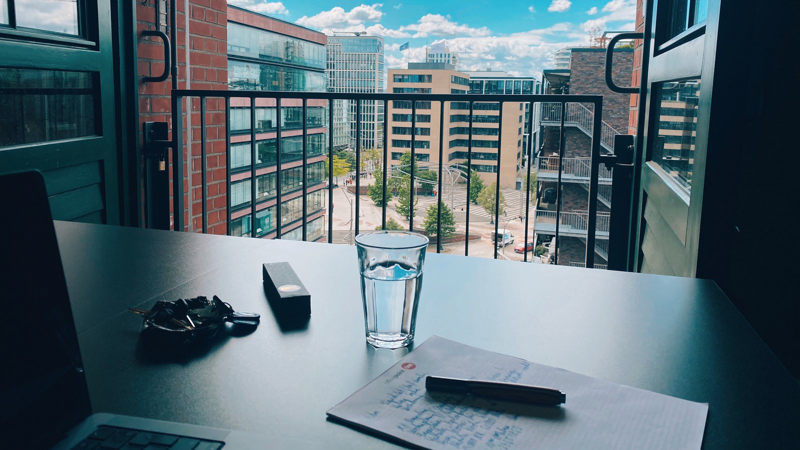 OFFICE.ONE Hamburg Speicherstadt: Büro mit Aussicht